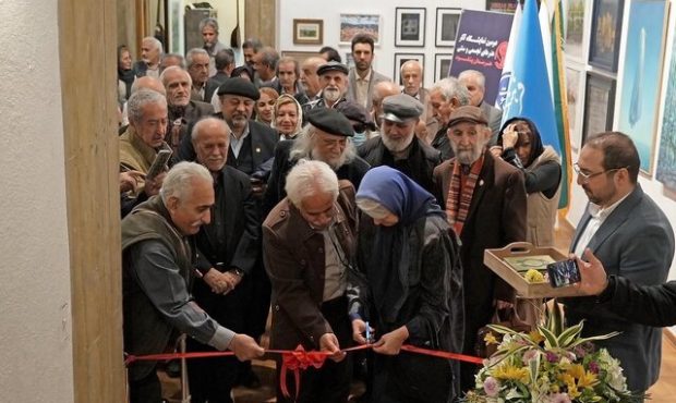 دومین نمایشگاه آثار هنرهای تجسمی و سنتی با ۱۱۰ هنرمند افتتاح شد