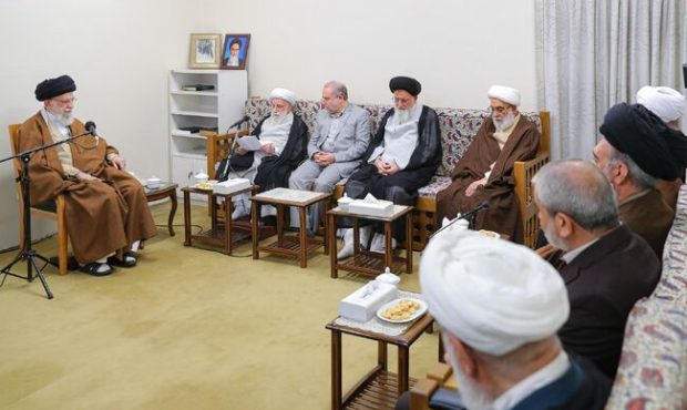 رهبر انقلاب: وظیفه همه، زمینه‌سازی انتخابات پرشور در اسفند است