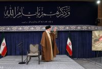 رهبر انقلاب: سیاست راهبردی امام آوردن مردم به صحنه و سیاست راهبردی دشمن خارج کردن مردم از صحنه بود