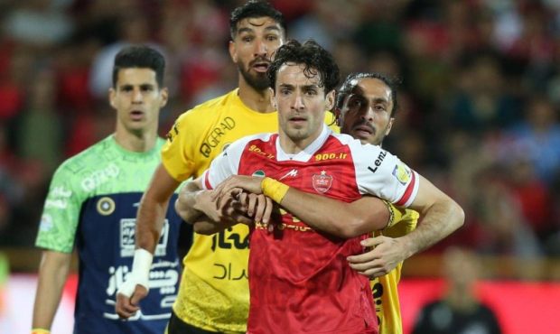 پرسپولیس ۰ سپاهان ۰: پرسپولیس صدر را پس زد