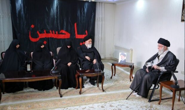روایتی از حضور رهبر انقلاب در منزل شهید سیدابراهیم رئیسی