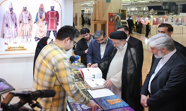 بازدید دکتر رئیسی از نمایشگاه کتاب تهران