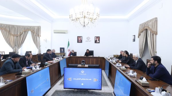 دستور دکتر مخبر برای نظارت دقیق بر بازار و جلوگیری از هرگونه افزایش قیمت بی‌ضابطه