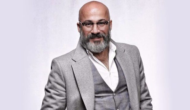 ادای احترام ویژه تماشاگران به امیر آقایی
