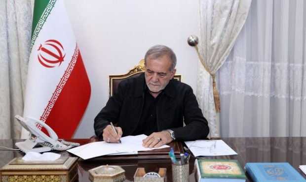 رئیس‌جمهوری مجوز جذب ۷۰ هزار معلم بازنشسته را صادر کرد