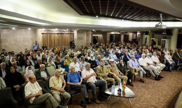 پیام جمعی از هنرمندان پیشکسوت به پزشکیان