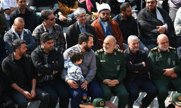 وداع باشکوه اصفهانی‌ها با فرزند شهیدشان، سردار عباس نیلفروشان