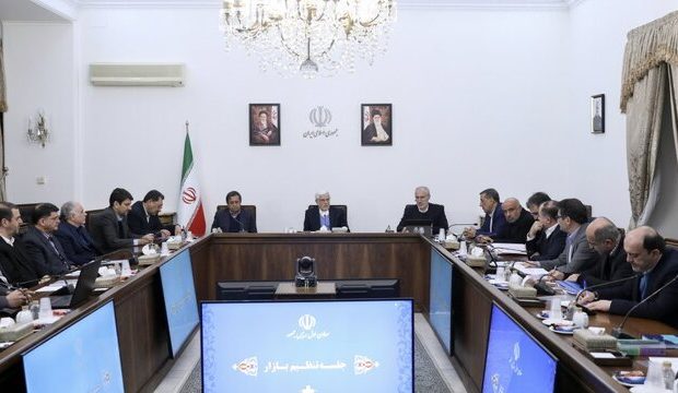 عارف: راهبرد دولت این است که اصلاح قیمت‌ها به سه دهک پایین جامعه آسیبی نرساند