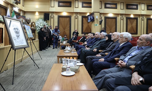 معاون اول رئیس جمهور در مراسم یادبود و ترحیم حاج سید علاءالدین میرمحمدصادقی شرکت کرد