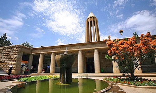 معاون حقوقی وزارت فرهنگ و ارشاد اسلامی بر حمایت از فرهنگ و هنر در همدان تاکید کرد
