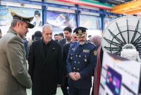 بازدید رئیس جمهور از نمایشگاه دستاوردهای دفاعی و فضایی