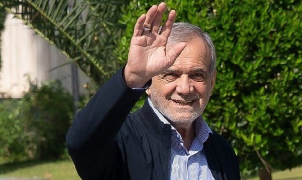رئیس‌جمهور پزشکیان وارد شهرستان ملارد شد