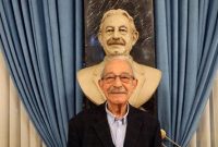 رونمایی از سردیس حسن ریاحی