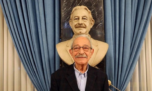 رونمایی از سردیس حسن ریاحی