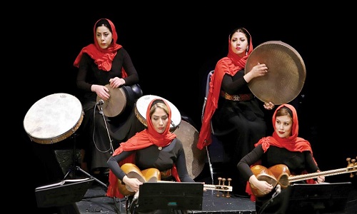 اجرای برنامه موسیقی ویژه بانوان