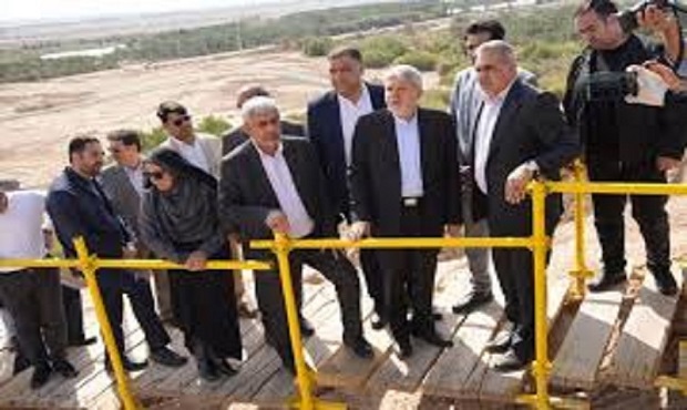 بازدید وزیر میراث‌فرهنگی از تپه باستانی کنارصندل جیرفت