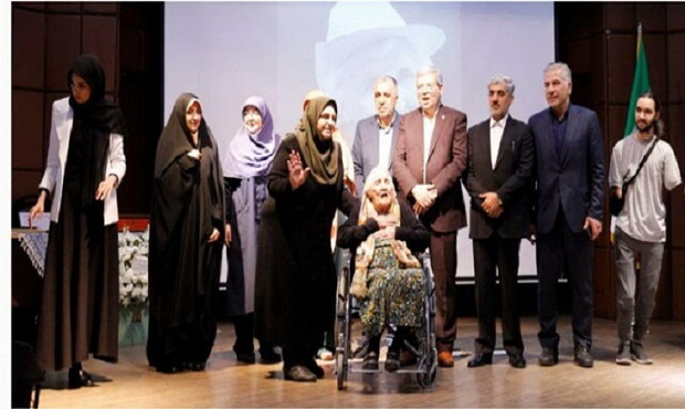تجلیل معاون امور زنان و خانواده رییس‌جمهور از ثمینه باغچه‌بان