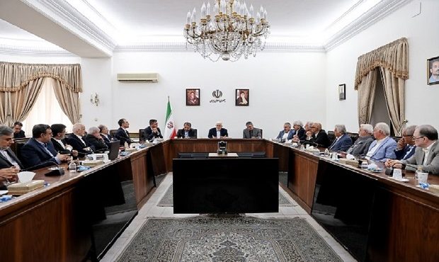 نهادهای نظارتی موانع و مشکلات کارآفرینان را رفع کنند