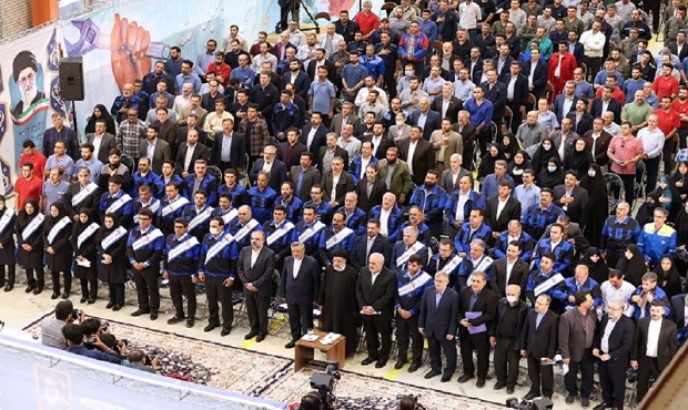 سی‌وششمین جشنواره ملی امتنان از کارگران نخبه و گروه‌های کار نمونه، با حضور پزشکیان
