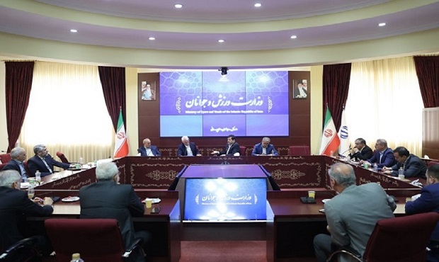 نشست وزیر ورزش و جوانان با مدیران باشگاه‌ها برای مهار تورم قراردادها