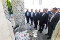 تجدید میثاق وزیر جهاد کشاورزی با شهید گمنام دفاع مقدس در استانداری آذربایجان شرقی