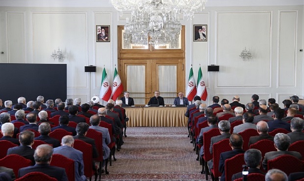 سربازان میدان دیپلماسی در طول جنگ در کنار نیروهای مسلح قهرمانانه ایستادند سربازان میدان دیپلماسی در طول جنگ در کنار نیروهای مسلح قهرمانانه ایستادند