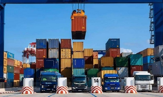 ترخیص یک میلیون تن کالای اساسی ظرف ۱۲ روز جنگ تحمیلی