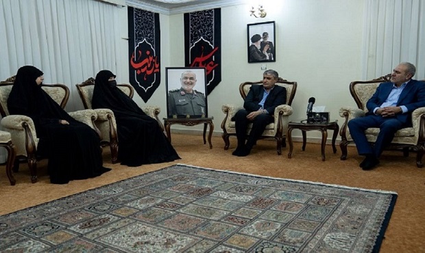 رییس سازمان انرژی اتمی ایران با خانواده شهیدان «باقری»،«سلامی»، «حاجی‌‌زاده» و «رشید» دیدار کرد