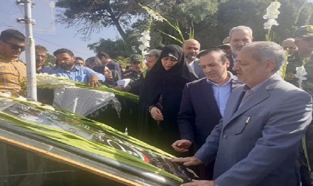 ادای احترام وزیر آموزش و پرورش به مقام شامخ شهدای قزوین