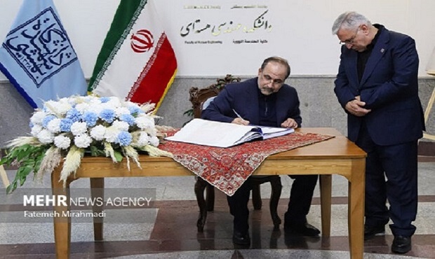 امضای دفتر یادبود شهدای هسته‌ای؛ راه دانشمندان شهید ادامه دارد