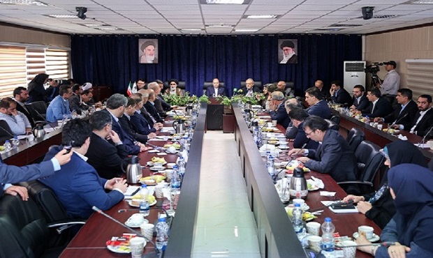 تعیین دقیق اینکه متناسب با منابع، چه بکاریم، کجا بکاریم و چگونه بکاریم، اولویت اول وزارت جهادکشاورزی است