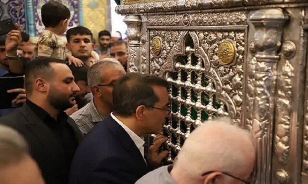 زیارت معاون اجرایی رئیسجمهور از حرم مطهر حضرت معصومه(س) زیارت معاون اجرایی رئیسجمهور از حرم مطهر حضرت معصومه(س)