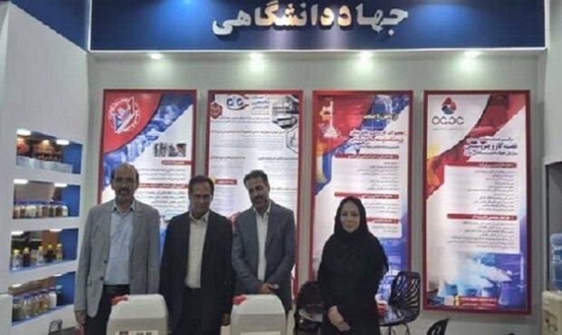 رونمایی از دو محصول شیمیایی فناورانه جهاد دانشگاهی تهران در نمایشگاه ایران‌پلاست