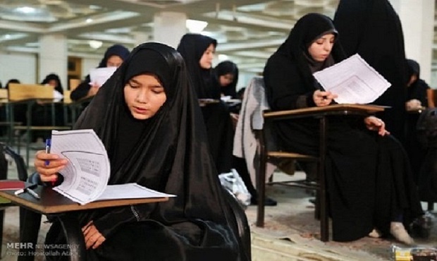 رقابت علمی طلاب حوزه‌های علمیه خواهران به ایستگاه پایانی رسید
