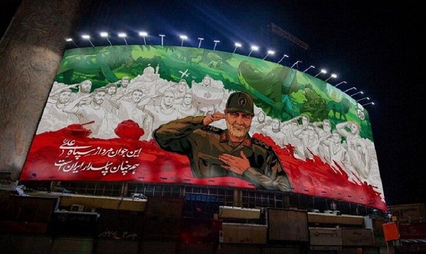«ایران‌مرد» روی دیوارنگاره میدان ولیعصر (عج) نقش بست