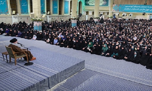 دیدار هزاران نفر از زنان و دختران با رهبر انقلاب