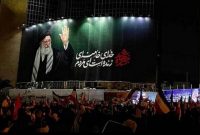 «رهبر شهید» روی دیوارنگاره میدان ولیعصر (عج) نقش بست