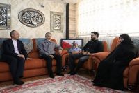 دیدار امیردریادار سیاری با خانواده شهید سرلشکر خلبان نصیرزاده