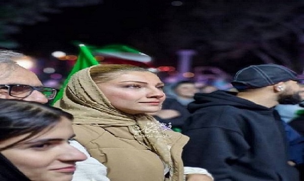 حضور محیا دهقانی، بازیگر در دهمین شب از پاتوق مردم و هنرمندان باغ فردوس