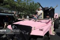 جیپ صورتی در رزمایش دختران جان‌فدای ایران