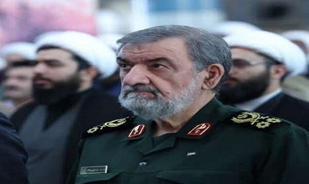 سرلشکر رضایی: آمریکا منتظر گورستانی از ناوها و نیروهایش باشد