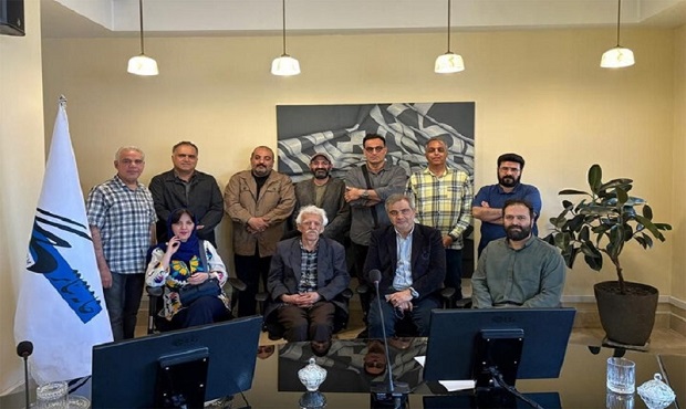 مدیرکل هنرهای نمایشی به خانه تئاتر رفت