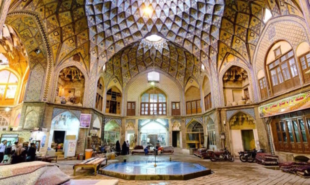فصل گل و ترانه و کتاب