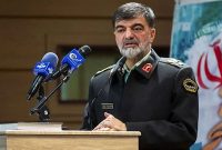 وطن‌فروشان را همچون دشمنان می‌دانیم