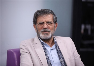 «داستان ناصر فیض از «اتاق سیگار» و حواشی ملاقات شاعران با رهبر شهید»