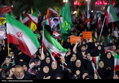 اجتماعات مردمی به ۲۰۰ شب رسید؛ تجدید بیعت با رهبر انقلاب و حمایت از ایران