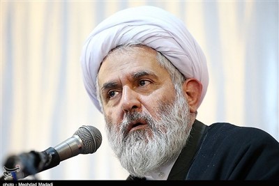 با اتحاد داخلی، در برابر توطئه‌های آمریکا مقاومت کنیم