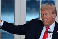 ۶۳ درصد آمریکایی‌ها، مدیریت ترامپ را دلیل بحران اقتصادی می‌دانند