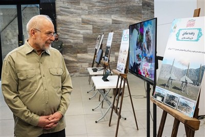 قالیباف از نمایشگاه دستاوردهای دفاع مقدس بازدید کرد