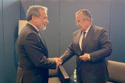 دیدار دبیرکل اتحادیه عرب با وزیر امور خارجه ایران